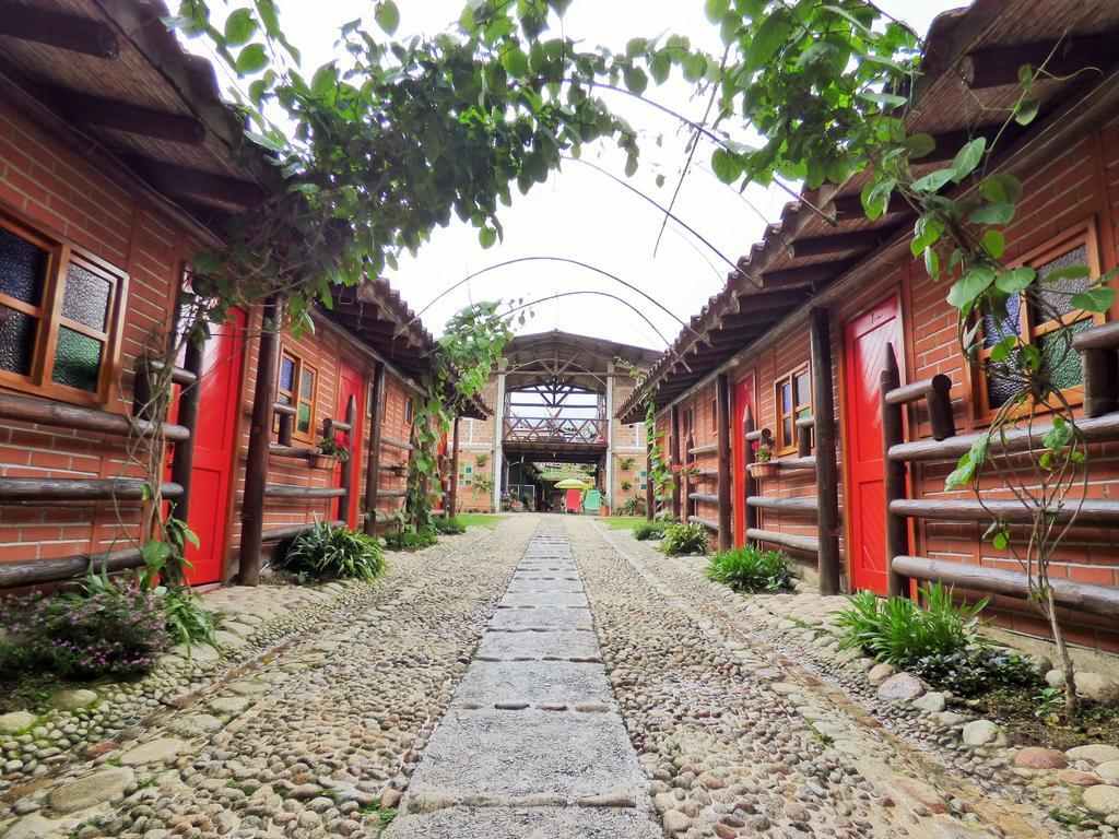 Hotel Kantarrana Urbana คาร์ดิน ภายนอก รูปภาพ